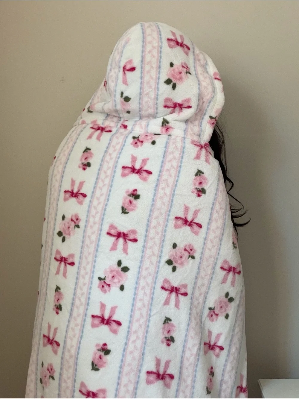 Laura Ashley Plush Floral & Bow Blanket - Pink White